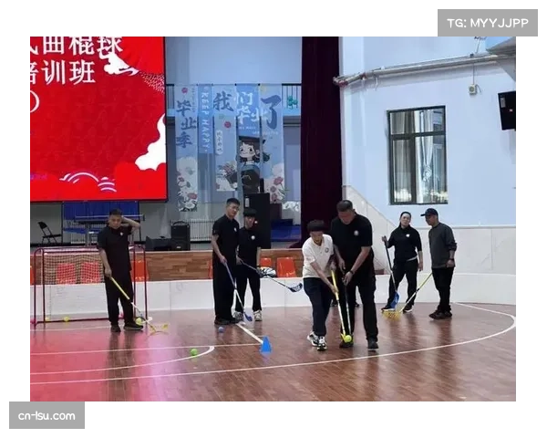 曲棍球基础教学进课堂,从握杆姿势开始练起 曲棍球基础教学进课堂,从握杆姿势开始练起