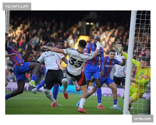 中场帕利尼亚抢断出色,富勒姆防守基石 中场帕利尼亚抢断出色,富勒姆防守基石