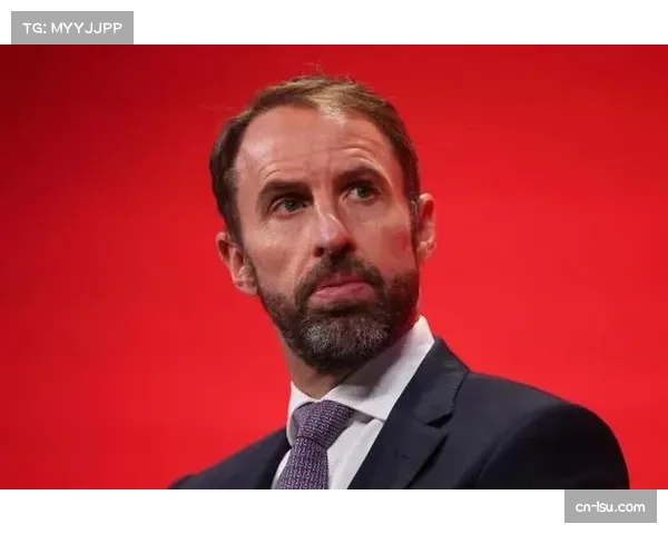 看台上的索斯盖特,密切关注英超收官战中的英格兰国脚状态 看台上的索斯盖特,密切关注英超收官战中的英格兰国脚状态